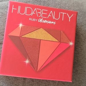 Huda Ruby Obsessessions Palette...